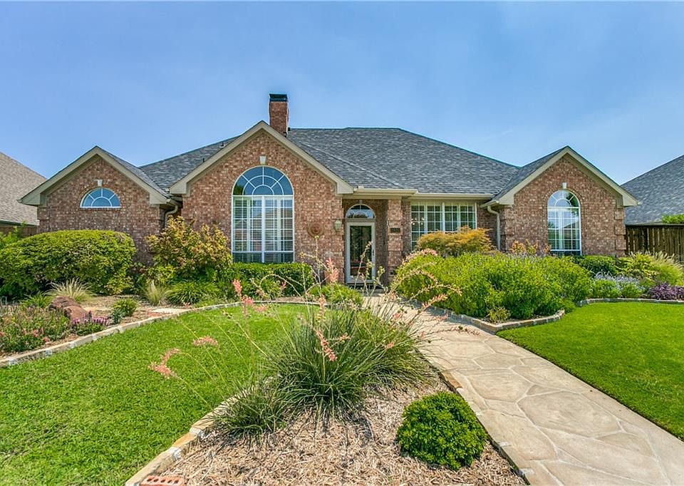 1st image of 2820 Redfield Dr