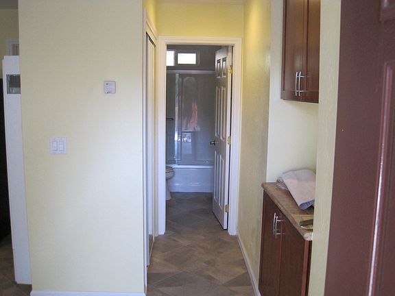 2nd image of 2122A Cliff Dr #A