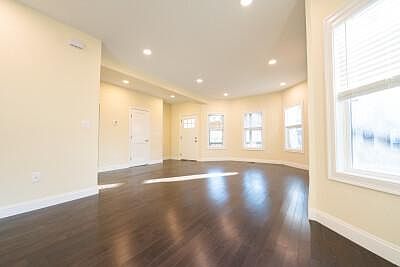 1st image of 62A Bradbury Ave #621