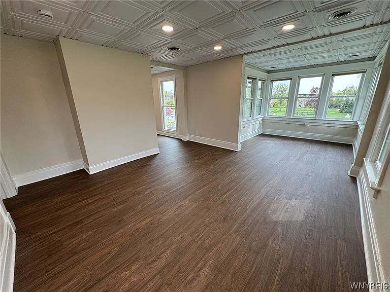 2 Agassiz Cir #B — Photo 6