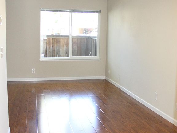 4th image of 841 Beaver Creek Way