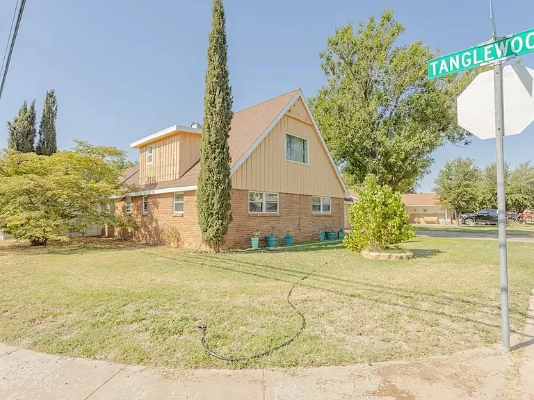 4034 Stillwood Ln — Photo 2