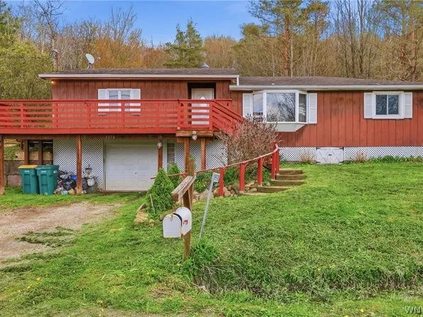 9970 Skyline Dr, Delevan, NY 14042