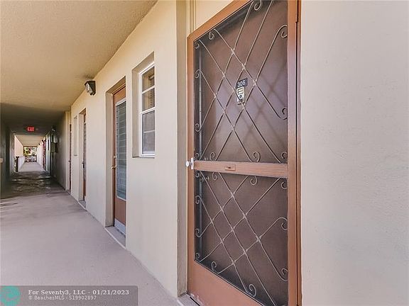 5th image of 620 NE 12th Ave APT 306