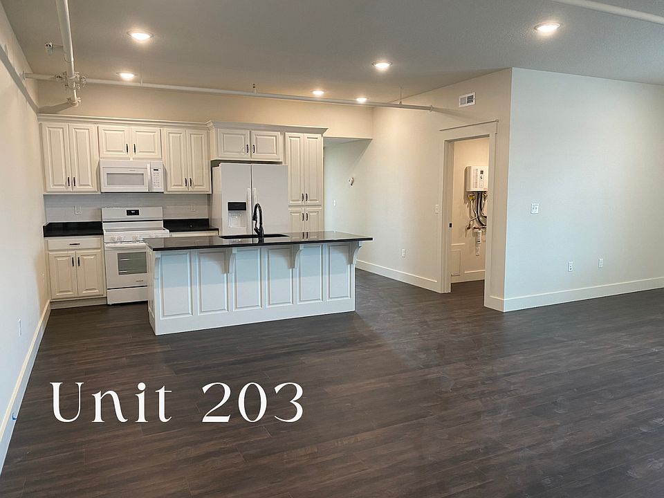 1st image of 906 S Main St #203
