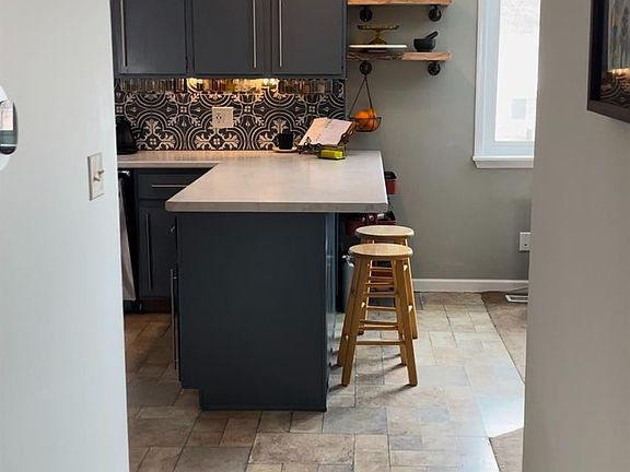 4th image of 1704 Gregory St