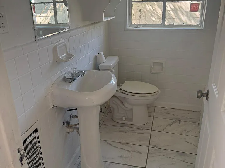 1628 Gibraltar Dr — Photo 10