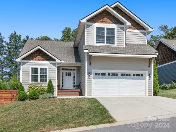 12 Woodbridge Park Dr, Asheville, NC 28803