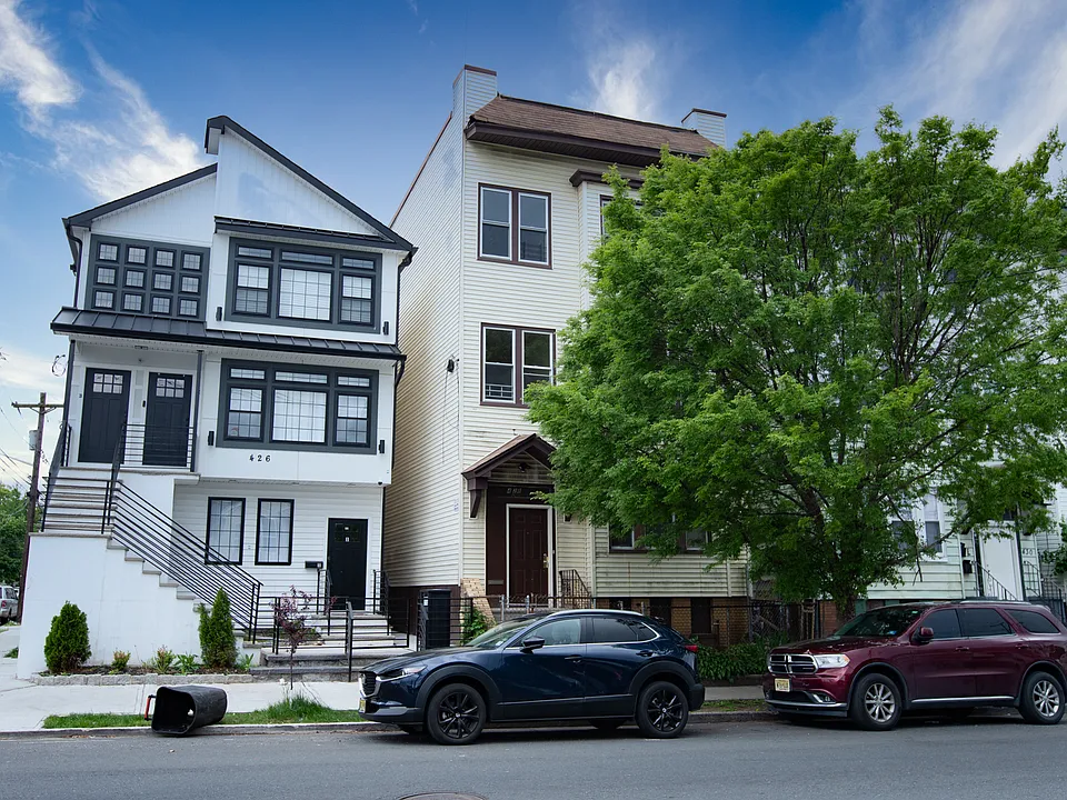 428 Avon Ave #2