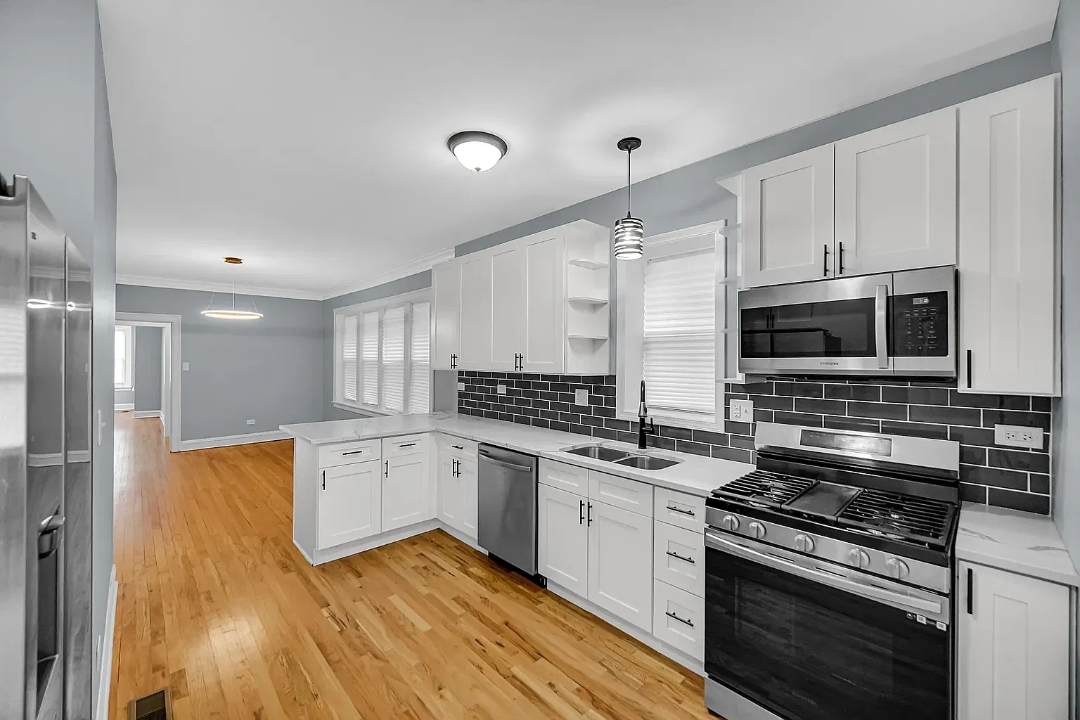 3 bed, 1300 sqft, $1,800 — Photo 1