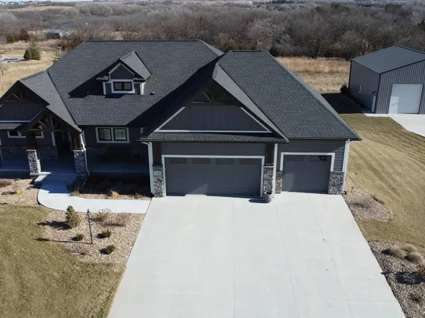 17474 Birdsong Pl, Hickman, NE 68372