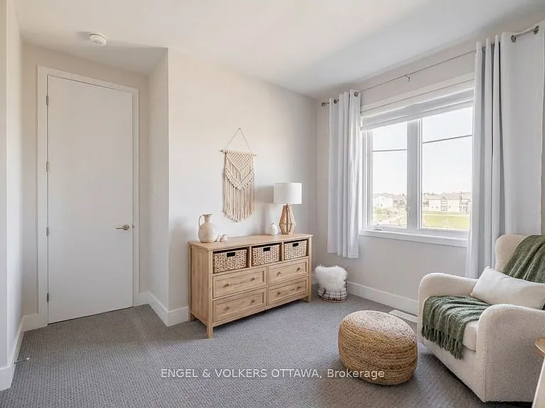 660 Terrier Cir S — Photo 22