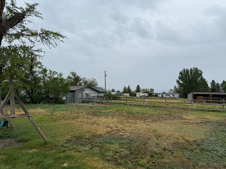 850 Sierra Rd W — Photo 13