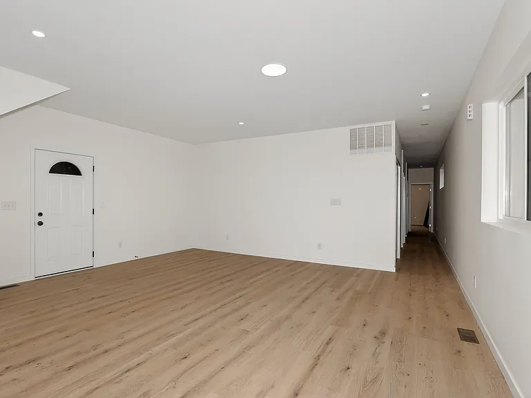 2240 Hovey St #A — Photo 5