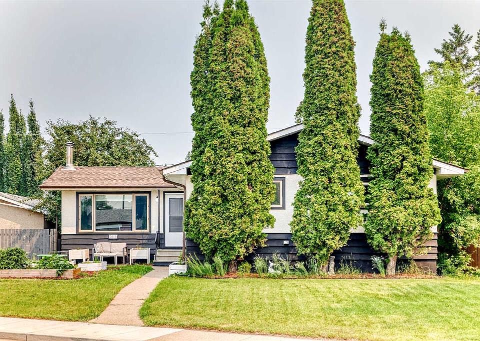 1st image of 3313 42a Avenue Clos