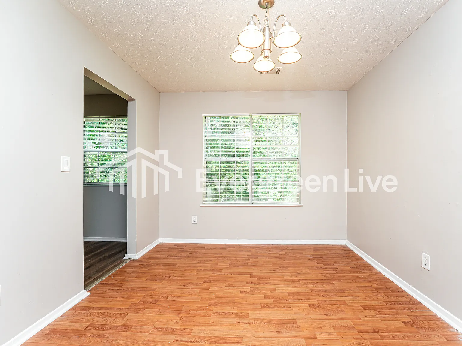 3 bed, 2.5 bath, 1524 sqft, $1,545 — Photo 4