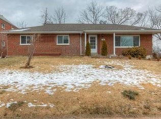 9011 Old Bonhomme Rd, Saint Louis, MO 63132