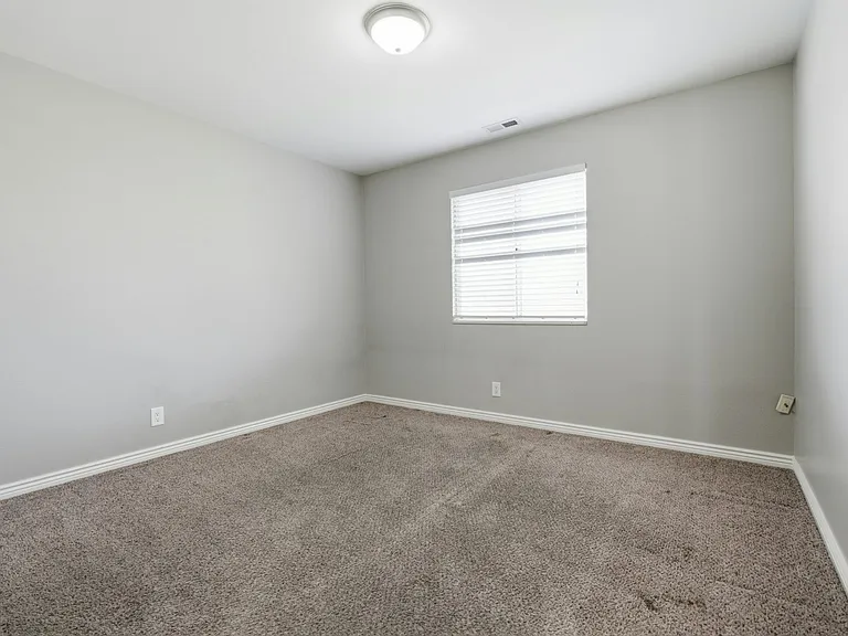 618 S 500 West St — Photo 5