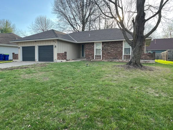 614 SE Adobe Dr, Lees Summit, MO 64063