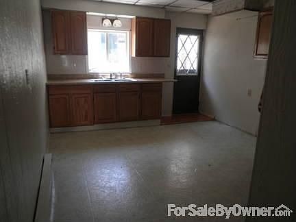 2nd image of 536 E Pine St