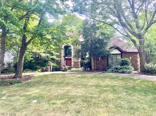 10653 Tudor Cir, North Royalton, OH 44133