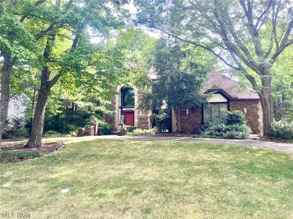 10653 Tudor Cir, North Royalton, OH 44133