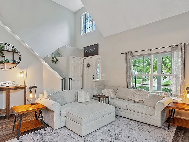 3397 Yorkshire Dr — Photo 6
