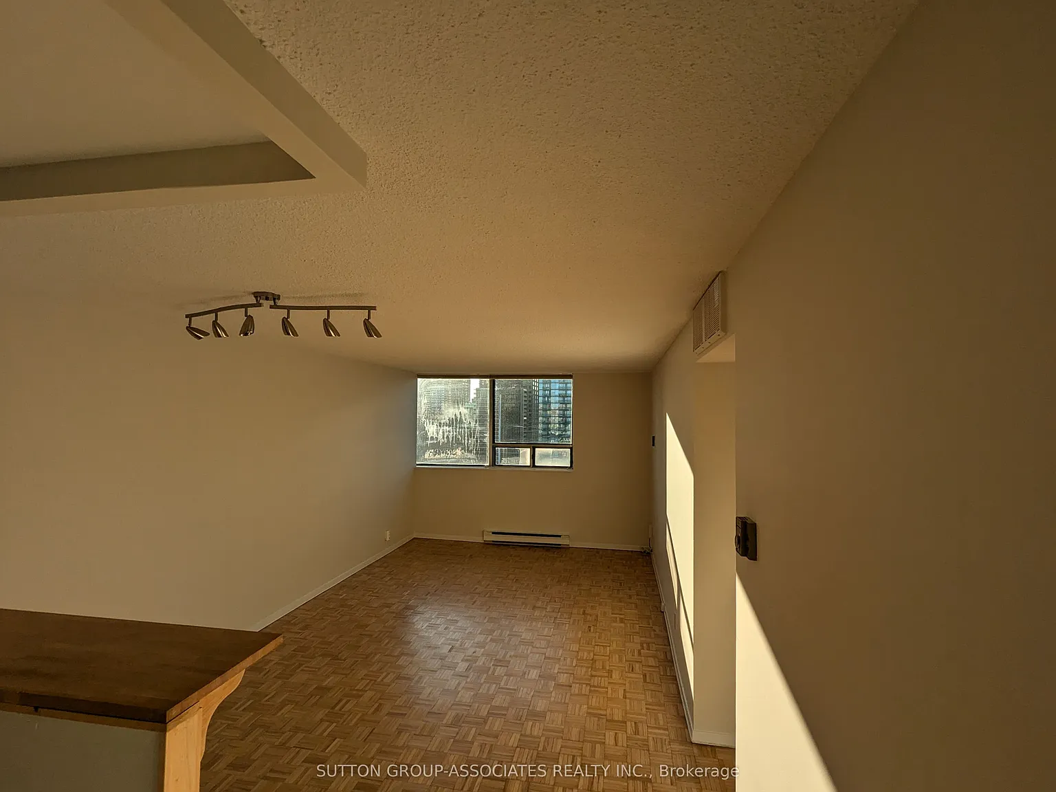 1 bed, $2,300 — Photo 3