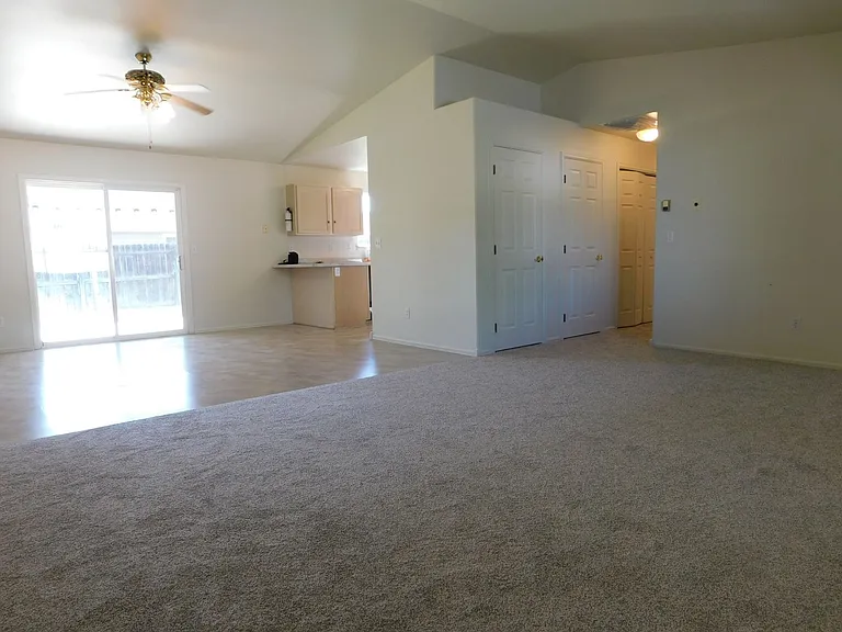 579 Darby Dr — Photo 5