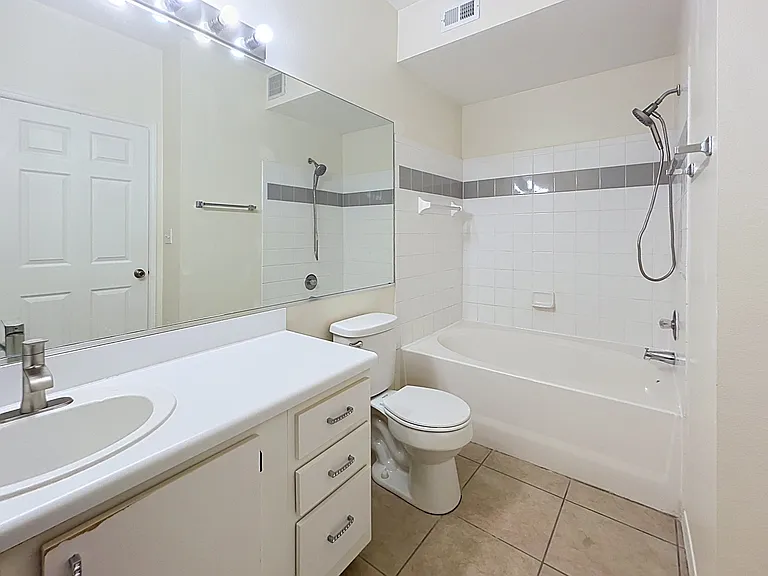 5608 Pinnacle Heights Cir #202 — Photo 10