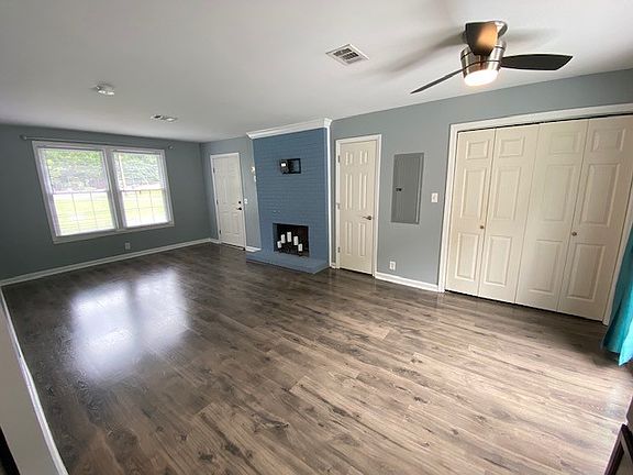 5th image of 2439 Bellevue Manor Dr
