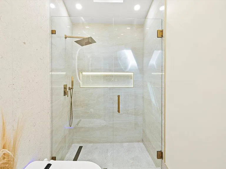 3001 Jasmine Ct — Photo 53