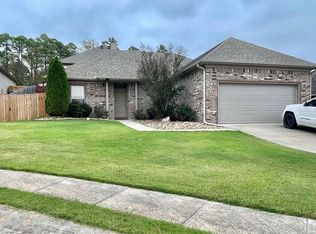 1202 Kings Ct, Benton, AR 72019
