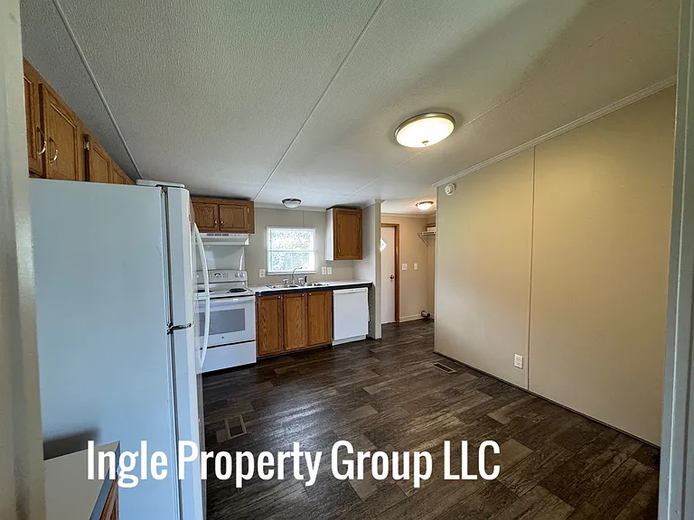 220 Sandy Rd — Photo 8