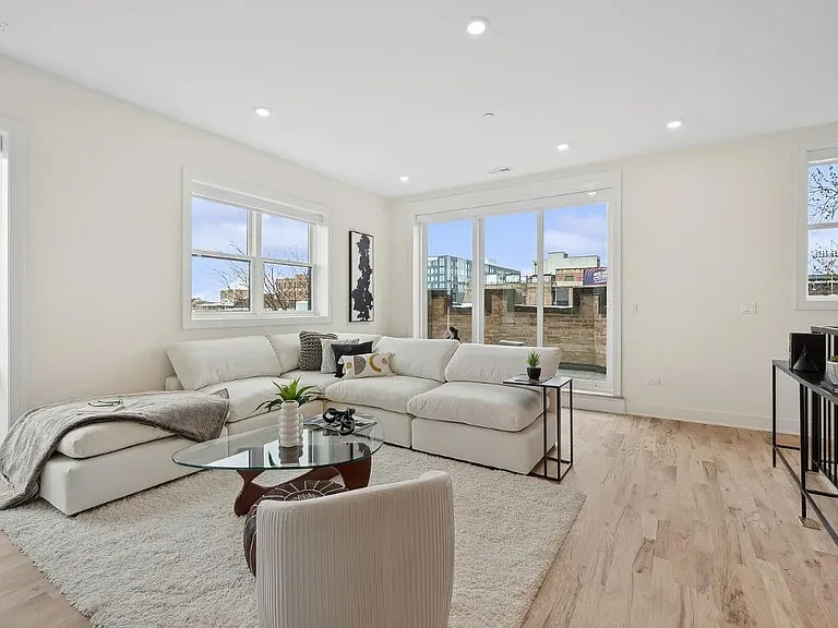 3615 N Wilton Ave #PENTHOUSE — Photo 15
