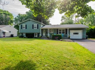70 Barlow Dr, Rochester, NY 14626