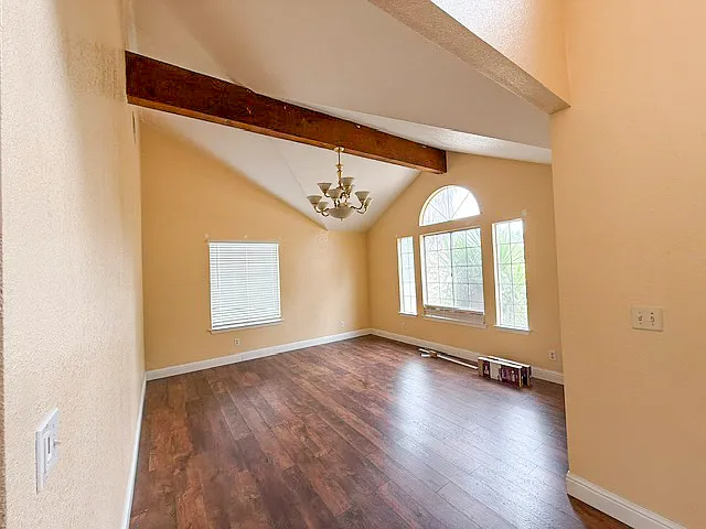 4 bed, 2093 sqft, $2,500 — Photo 4