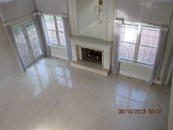 4th image of 36614 N Fox Hill Dr