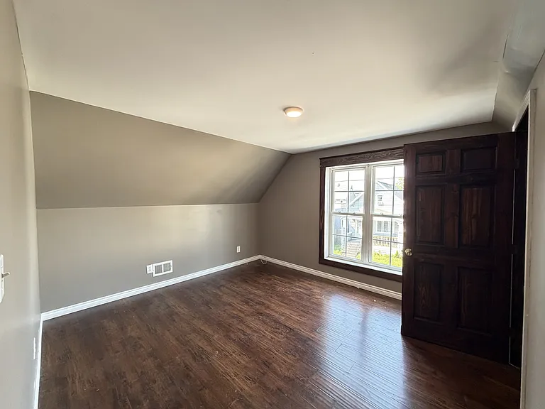11 Pooley Pl — Photo 13