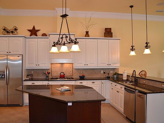 Gourmet Kitchen With Above, Under and In-Cabinet Lighting