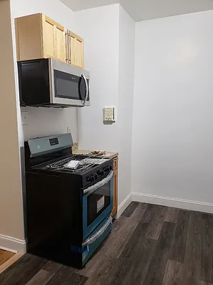 Rented by Smart NY Realty LLC | media 21