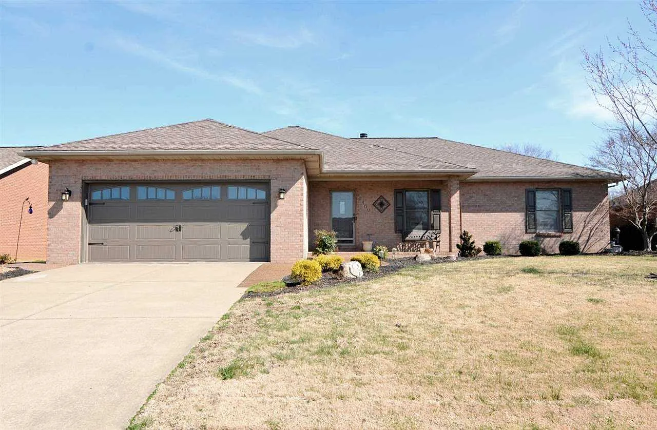 2800 Woodside Dr photo 1