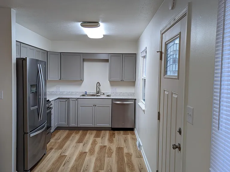 19 W Boxwood Ave — Photo 5