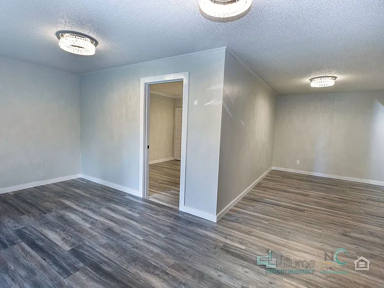 242 Hemlock St — Photo 39