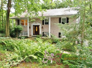 2320 Louxmont Dr, Lancaster, PA 17603