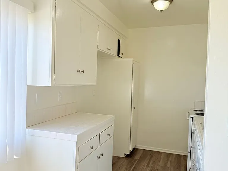 2523 Rockefeller Ln — Photo 15