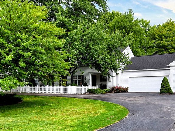 2nd image of 120 Manor Brook Dr