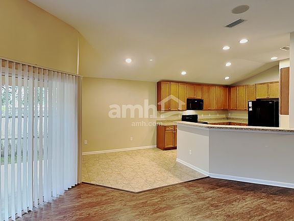 4th image of 1004 Otter Creek Dr