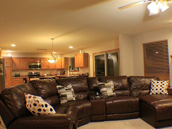 4th image of 27121 Lancaster Dr