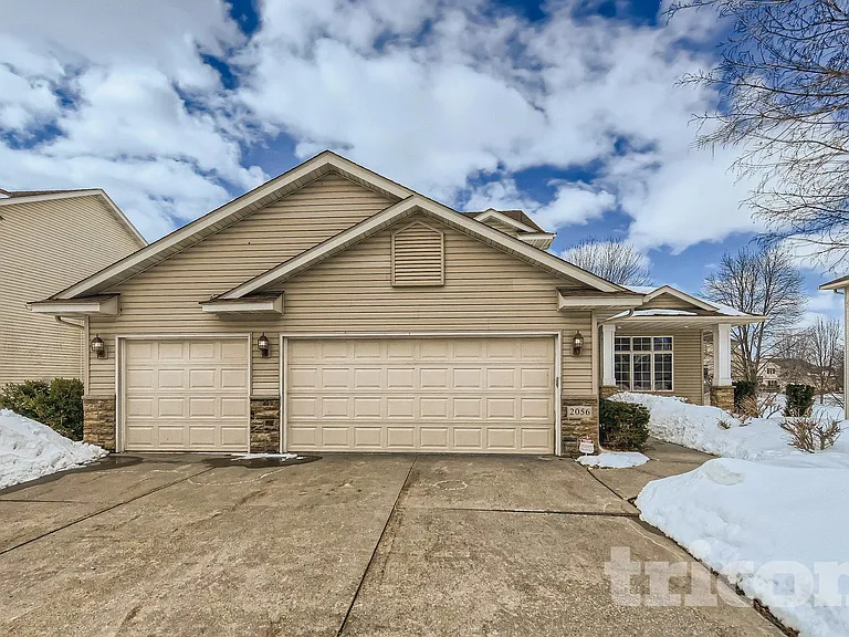 2056 Staghorn Dr — Photo 2
